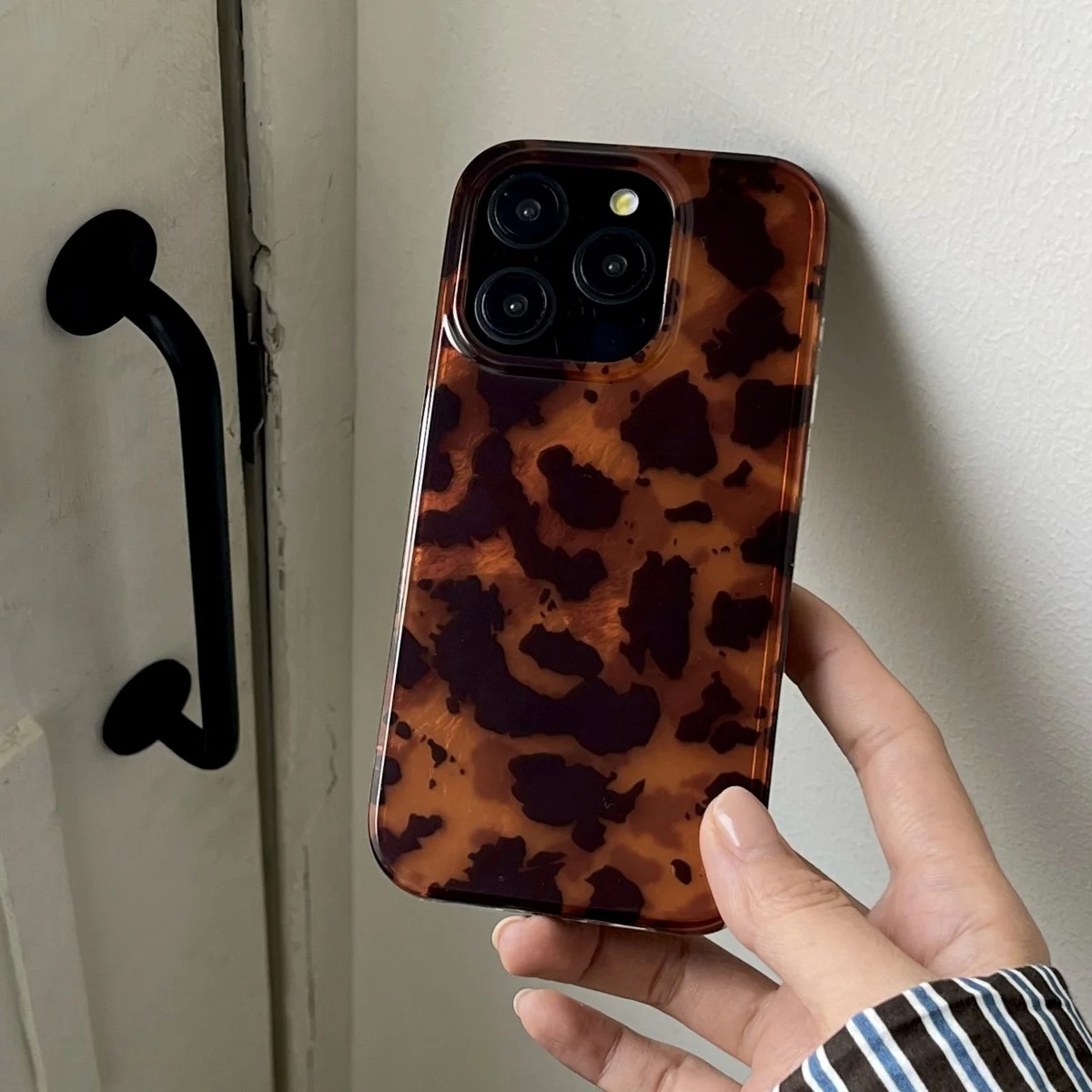 Retro etui na telefon z lasero – Phone Accessories Kiosk recenzja i cena